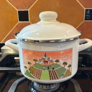 Villeroy and Boch pot w/lid